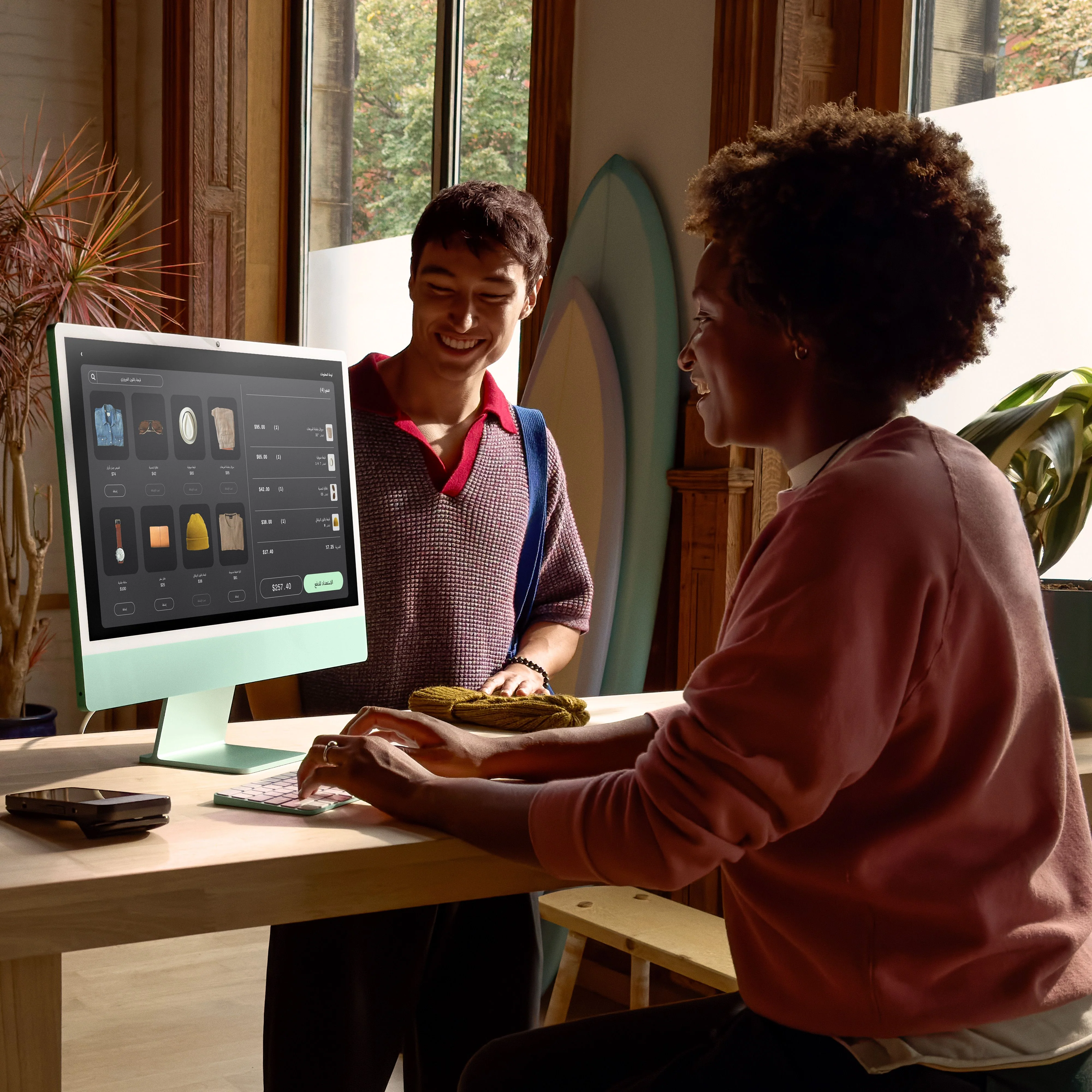 iMac بشاشة 24 بوصة بدقة Retina 4.5K: شريحة Apple M4 بمعالج مركزي 8 أنوية ومعالج رسومات 8 أنوية، 256GB SSD - وردي - Image 8